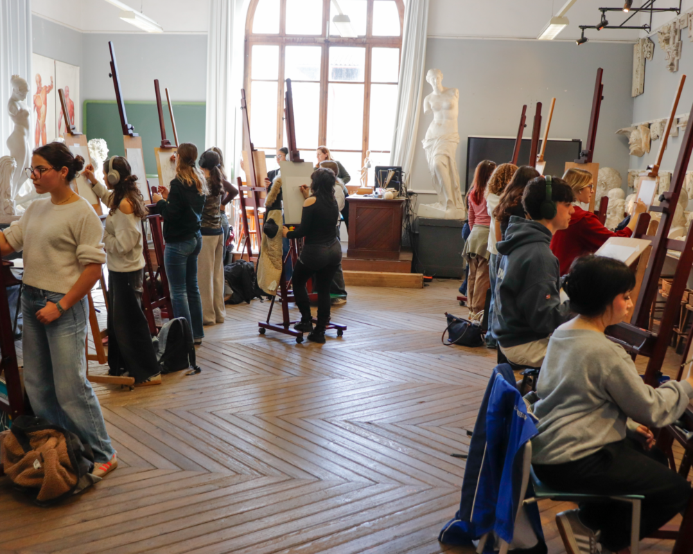 L’Escola acull l’Olimpíada de Dibuix Artístic en col·laboració amb la UIB